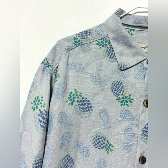 Tommy Bahama Silk Hawaiian Pineapple Shirt Short Sleeve Button Up Blue Large - Picture 3 of 10